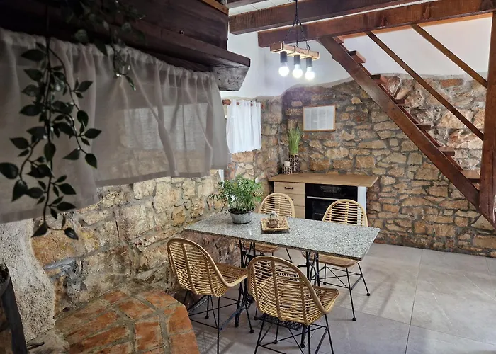 Holiday House Vuki